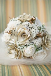 Fiori giganti in carta e non solo per decorare il vostro matrimonio 6