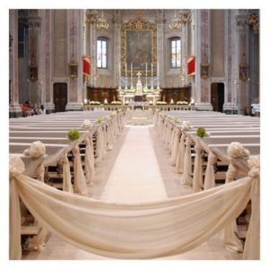 Idee per decorare la chiesa il giorno delle nozze 28