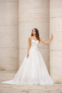 Laura Couture collezione abiti da sposa 2019 18