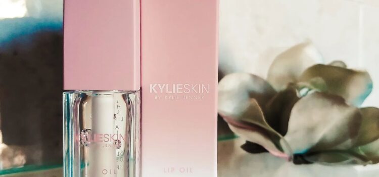 Kylie Skin Lip Oil recensione con Home Tester Club
