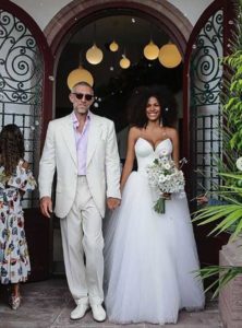Vincent Cassel sposa Tina Kunakey a Bidard in Francia 2